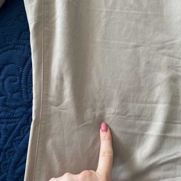 Women’s Figs Livingston basic scrub pants, M. *small bleach spot* - Picture 4 of 4